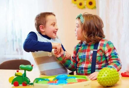 نشانه های افراد اوتیسمی
