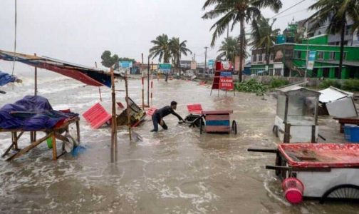 هشدار طوفان شدید در بنگلادش؛ هزاران نفر خانه های خود را ترک کردند