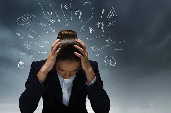 چگونه کنترل ذهن داشته باشیم؟ راه های کنترل ذهن از افکار منفی چیست؟