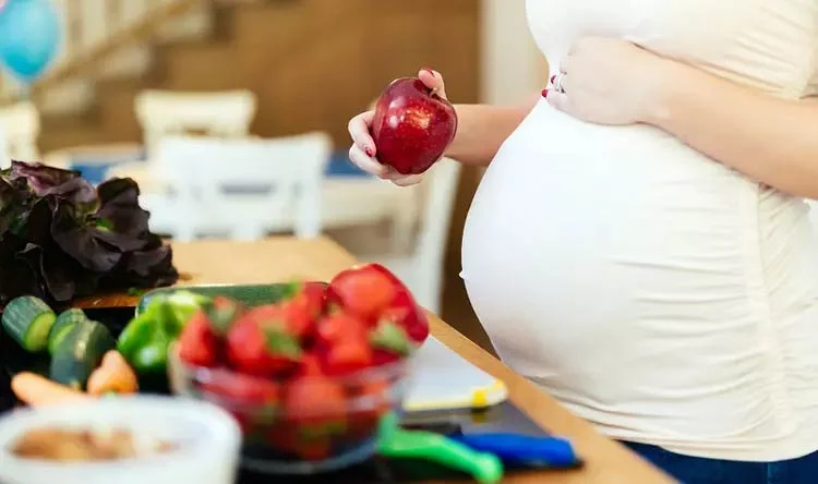 تغذیه در ماه هفتم بارداری برای وزن گیری جنین