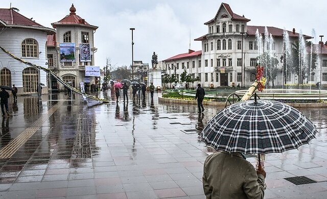 رشت ۲ عکس تاریخی از میدان شهرداری رشت ۹۰ سال پیش!
