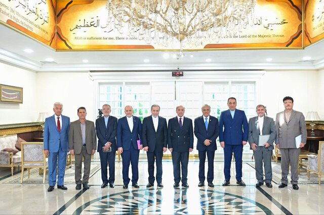 نخست وزیر | پاکستان تاکید نخست وزیر پاکستان بر استفاده از تمامی ظرفیت ها برای گسترش روابط با ایران