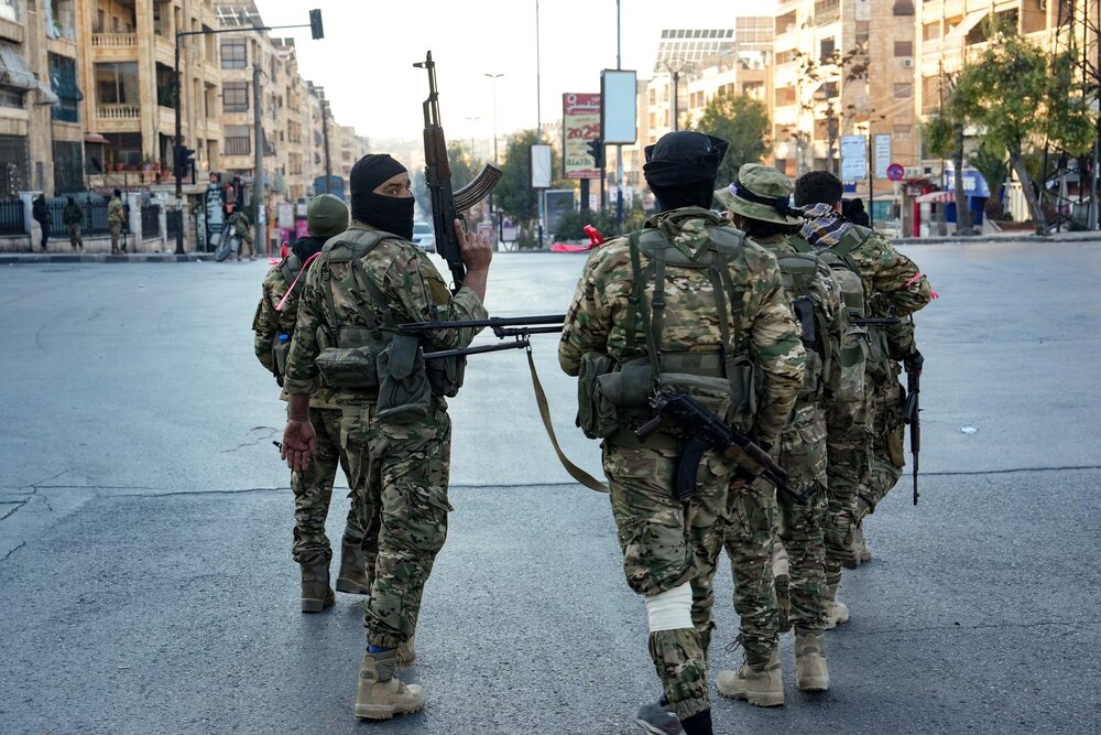 حمله به مخفیگاه های داعش در حلب/ یک انتحاری خود را منفجر کرد