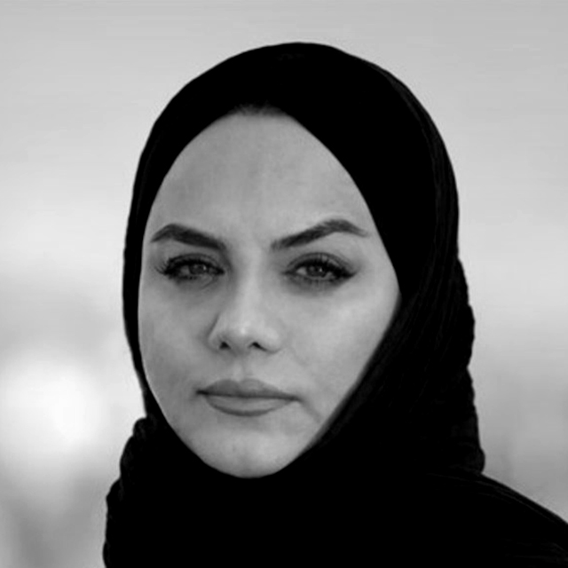 نویسنده کتاب دختران آفتاب : نرگس آبیار